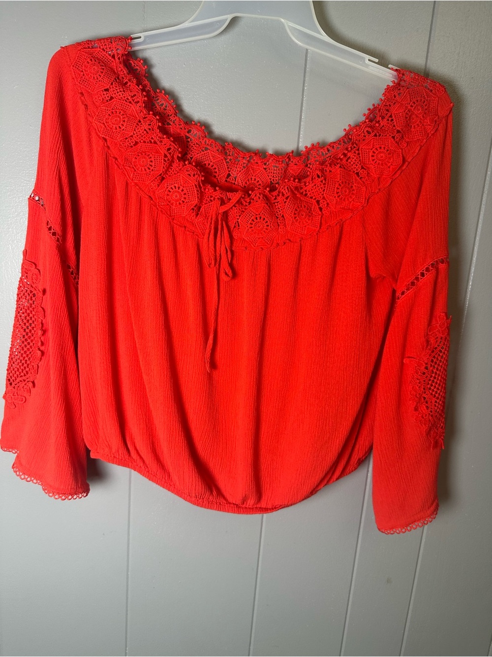 Guess Off-Shoulder Crochet Trim Blouse shirt - Red boho baddie size L